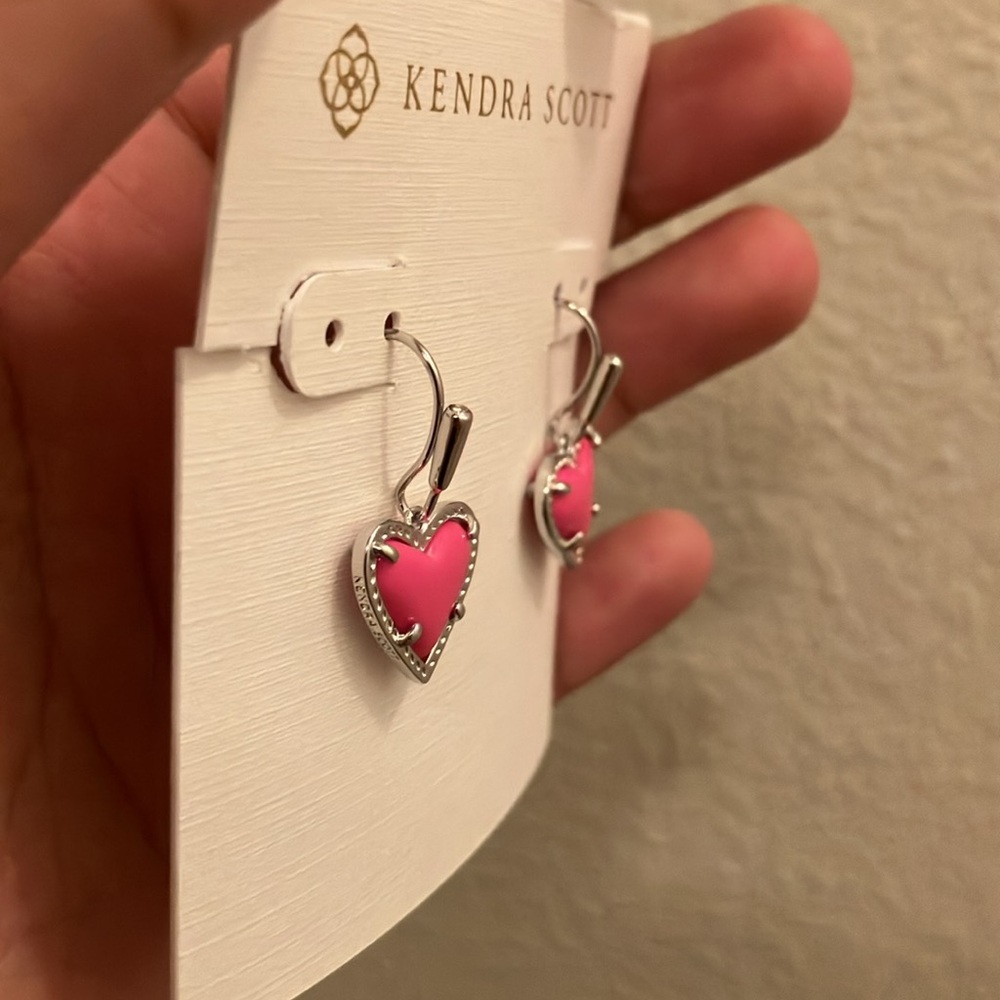 Kendra Scott pink heart earrings - Picture 3 of 7